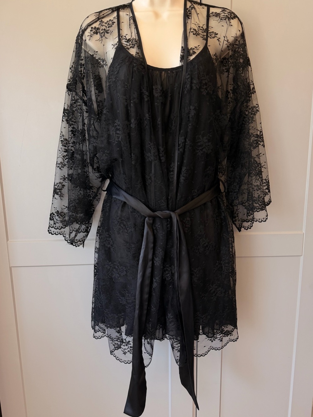 Vintage Flora Nikrooz Black Lace Chemise & Robe Set Made in USA L/XL
